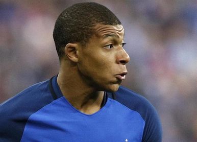 Mbappé: "En diez años quiero jugar en el mejor equipo del mundo" Mbappé: "En diez años quiero jugar en el mejor equipo del mundo"