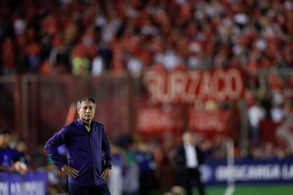 Holan se despide como entrenador de Independiente para velar por su familia Holan se despide como entrenador de Independiente para velar por su familia