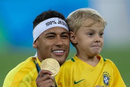 Un tribunal ratifica a Neymar el pago de una multa al médico del parto de su hijo Lucca Un tribunal ratifica a Neymar el pago de una multa al médico del parto de su hijo Lucca
