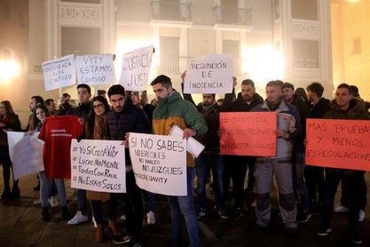 Decenas personas apoyan en Ponferrada a exjugadores Arandina acusados abusos Decenas personas apoyan en Ponferrada a exjugadores Arandina acusados abusos
