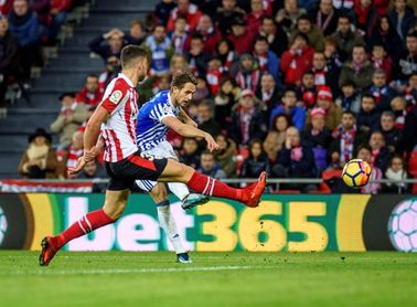 Januzaj sufre una elongación en el muslo, pero no tiene rotura de fibras Januzaj sufre una elongación en el muslo, pero no tiene rotura de fibras
