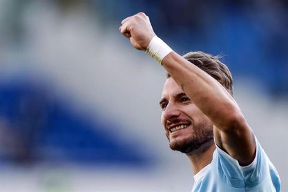 El Lazio arrolla 4-0 al Crotone y se acerca a la zona Liga de Campeones El Lazio arrolla 4-0 al Crotone y se acerca a la zona Liga de Campeones