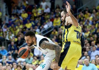 77-79. El Real Madrid tumba al campeón en otra exhibición de Doncic 77-79. El Real Madrid tumba al campeón en otra exhibición de Doncic