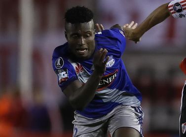La Federación Ecuatoriana de Fútbol suspende a dos jugadores por documentos alterados La Federación Ecuatoriana de Fútbol suspende a dos jugadores por documentos alterados