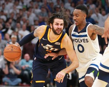 Jeff Teague sufre un esguince de ligamento en la rodilla izquierda y será baja indefinida Jeff Teague sufre un esguince de ligamento en la rodilla izquierda y será baja indefinida