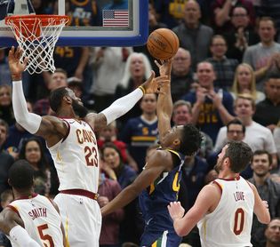 104-101. Mitchell y los Jazz vencen a los Cavaliers de LeBron James en su cumpleaños 104-101. Mitchell y los Jazz vencen a los Cavaliers de LeBron James en su cumpleaños