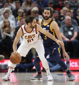 Rubio gana duelo a Calderón y a Cavaliers; derrotas de los hermanos Gasol Rubio gana duelo a Calderón y a Cavaliers; derrotas de los hermanos Gasol