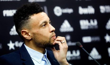 Coquelin debuta con el Valencia tras ser incorporado en el mercado invernal Coquelin debuta con el Valencia tras ser incorporado en el mercado invernal
