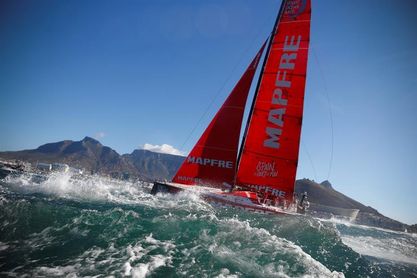 La flota navega en los alisios y el ´Mapfre´ es quinto a 125 millas del líder La flota navega en los alisios y el ´Mapfre´ es quinto a 125 millas del líder