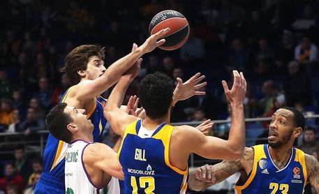 68-66. Unicaja sucumbe en el último suspiro por errores propios 68-66. Unicaja sucumbe en el último suspiro por errores propios