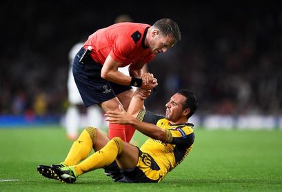 El Arsenal inscribe al lesionado Santi Cazorla en la Liga Europa El Arsenal inscribe al lesionado Santi Cazorla en la Liga Europa