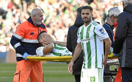 Feddal tuvo que se retirado en camilla. Feddal tuvo que se retirado en camilla.