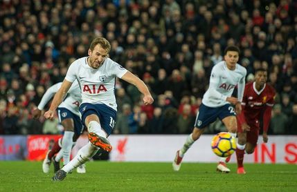 Kane rescata un punto con polémica en el minuto 95 y frustra al Liverpool (2-2) Kane rescata un punto con polémica en el minuto 95 y frustra al Liverpool (2-2)