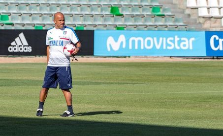 Di Biagio dirigirá a Italia en los amistosos ante Argentina e Inglaterra Di Biagio dirigirá a Italia en los amistosos ante Argentina e Inglaterra