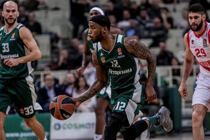 80-76. El poderío físico del Panathinaikos saca de la pista al Baskonia 80-76. El poderío físico del Panathinaikos saca de la pista al Baskonia