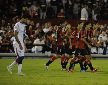 Unión empató con Newell´s y queda lejos del líder Boca Juniors Unión empató con Newell´s y queda lejos del líder Boca Juniors