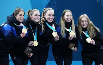 Suecia, oro olímpico de curling femenino, al ganar en final a Corea del Sur Suecia, oro olímpico de curling femenino, al ganar en final a Corea del Sur