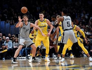 Pau Gasol y Mirotic apoyan triunfos de Spurs y Pelicans; Juancho no jugó Pau Gasol y Mirotic apoyan triunfos de Spurs y Pelicans; Juancho no jugó