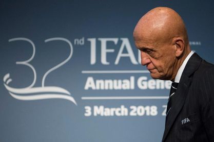 Pierluigi Collina: "La UEFA ha sido honesta y ha reconocido que no está preparada" Pierluigi Collina: "La UEFA ha sido honesta y ha reconocido que no está preparada"