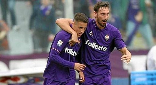 Tello, con Astori en la Fiorentina. Tello, con Astori en la Fiorentina.