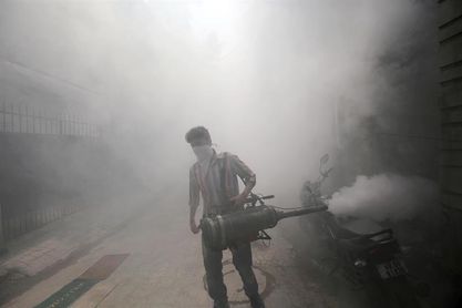 El Defensores del Chaco es fumigado antes del clásico para prevenir el dengue El Defensores del Chaco es fumigado antes del clásico para prevenir el dengue