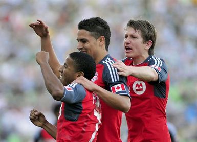 2-1. Jonathan Osorio marcó el gol de la victoria merecida del Toronto FC 2-1. Jonathan Osorio marcó el gol de la victoria merecida del Toronto FC