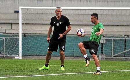 Setién dice que el comportamiento del canario "es extraordinario". Setién dice que el comportamiento del canario "es extraordinario".