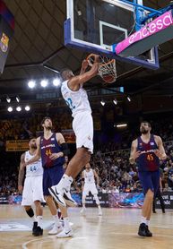 94-72. El Barça le saca los colores a los blancos 94-72. El Barça le saca los colores a los blancos