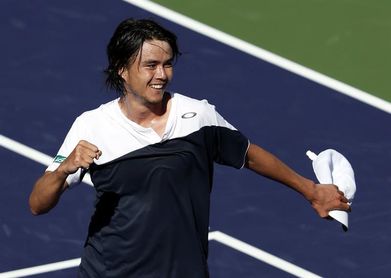 Taro Daniel elimina a Djokovic, fuera de forma, en su debut en Indian Wells Taro Daniel elimina a Djokovic, fuera de forma, en su debut en Indian Wells