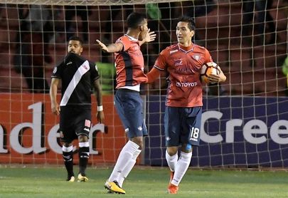 Wilstermann se impone al Bolívar y lidera Grupo A del Apertura Wilstermann se impone al Bolívar y lidera Grupo A del Apertura