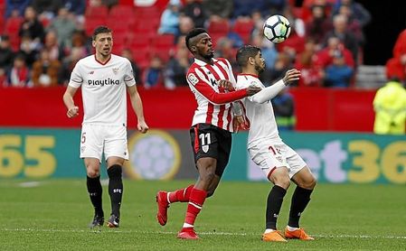 Imagen del partido Sevilla-Athletic, al que se refiere la denuncia. Imagen del partido Sevilla-Athletic, al que se refiere la denuncia.