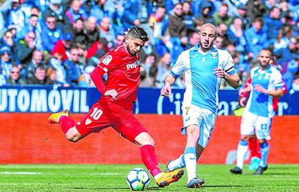 Montella sigue empeñado en no buscarle un recambio a Banega. Montella sigue empeñado en no buscarle un recambio a Banega.