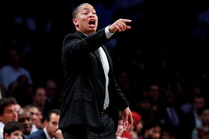Problemas de salud obligan a Lue a dejar de dirigir a los Cavaliers por un tiempo Problemas de salud obligan a Lue a dejar de dirigir a los Cavaliers por un tiempo