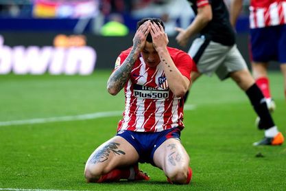 Giménez no sufrió lesión ósea en el pie y se tratará en el Atlético de Madrid Giménez no sufrió lesión ósea en el pie y se tratará en el Atlético de Madrid