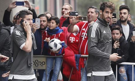 Heynckes dirige un entrenamiento suave en La Cartuja Heynckes dirige un entrenamiento suave en La Cartuja