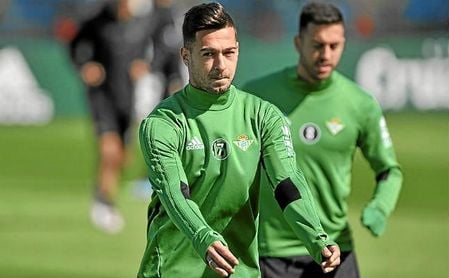 Sergio León, en un entrenamiento del Betis. Sergio León, en un entrenamiento del Betis.