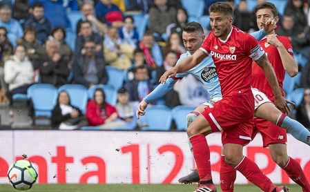 Carriço, junto a Aspas en uno de los goles del delantero de Moaña. Carriço, junto a Aspas en uno de los goles del delantero de Moaña.