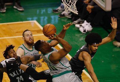 110-97. Baynes lidera el triunfo de los Celtics que se preparan para las finales 110-97. Baynes lidera el triunfo de los Celtics que se preparan para las finales