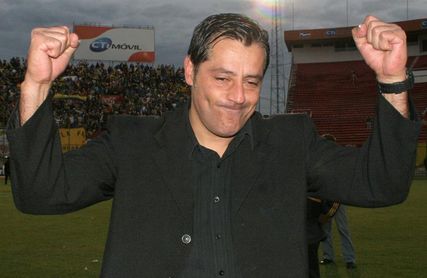 El argentino Zahzú renuncia al Aurora tras la goleada sufrida ante el Wilstermann El argentino Zahzú renuncia al Aurora tras la goleada sufrida ante el Wilstermann