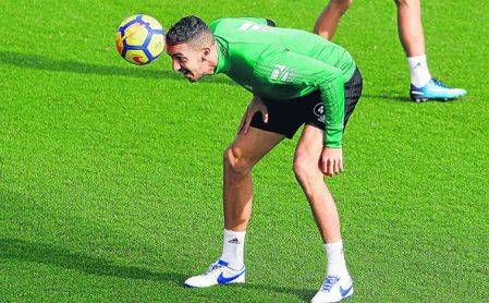 Feddal hace sangre con la manita del Barça al Sevilla Feddal hace sangre con la manita del Barça al Sevilla