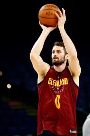 Kevin Love será duda hasta última hora para el primer partido contra los Warriors Kevin Love será duda hasta última hora para el primer partido contra los Warriors