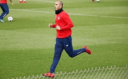Guido Pizarro durante un entrenamiento del Sevilla. Guido Pizarro durante un entrenamiento del Sevilla.
