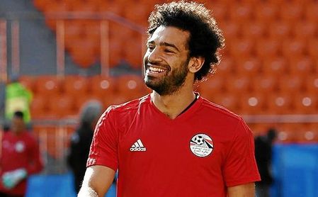 Salah sonríe durante un entrenamiento de la Selección Egipcia. Salah sonríe durante un entrenamiento de la Selección Egipcia.