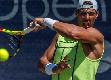 Nadal incrementa su carga de trabajo pese al calor agobiante en Mallorca Nadal incrementa su carga de trabajo pese al calor agobiante en Mallorca