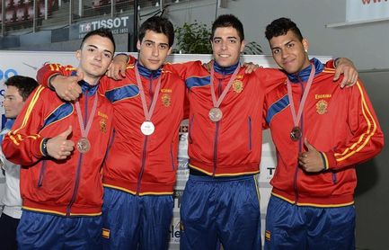 Eliminados los equipos españoles de espada masculina y florete femenino Eliminados los equipos españoles de espada masculina y florete femenino