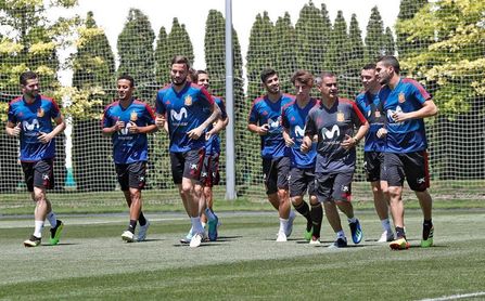 España se entrena sin los titulares ni Reina España se entrena sin los titulares ni Reina