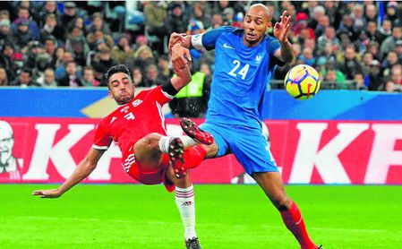 Steven Nzonzi podría salir de inicio en el choque contra la Dinamarca de Simon Kjaer. Steven Nzonzi podría salir de inicio en el choque contra la Dinamarca de Simon Kjaer.