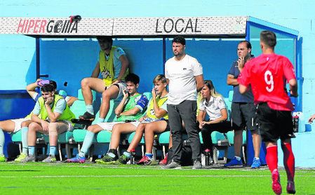 Los fichajes se le resisten al Algabeño Los fichajes se le resisten al Algabeño