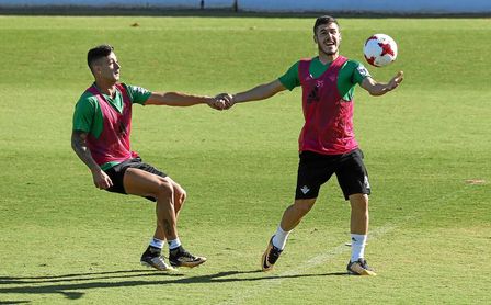 Julio Gracia, junto a Sergio León, la pasada temporada. Julio Gracia, junto a Sergio León, la pasada temporada.