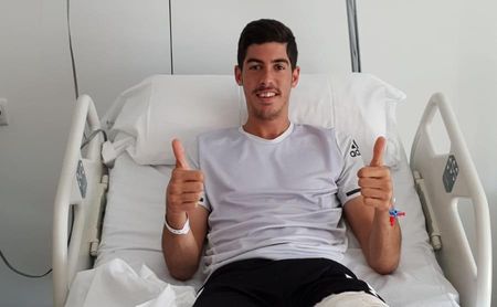 Carlos Fernández tras su operación. Carlos Fernández tras su operación.